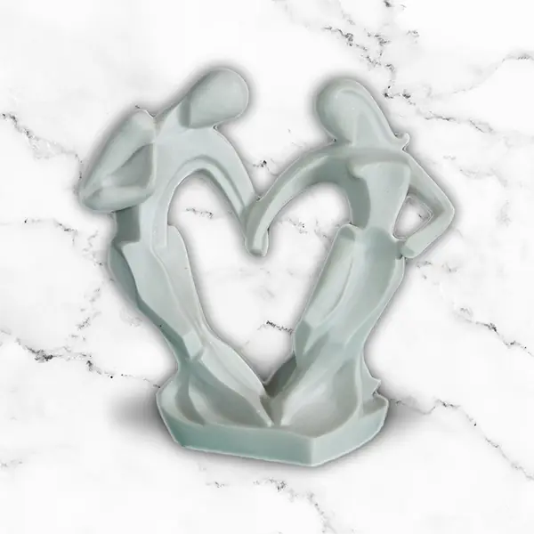 Grabschmuck und Grabvase im Arrangement