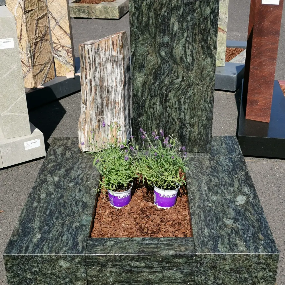 Tannengrün Naturstein von Böse Natursteine AG