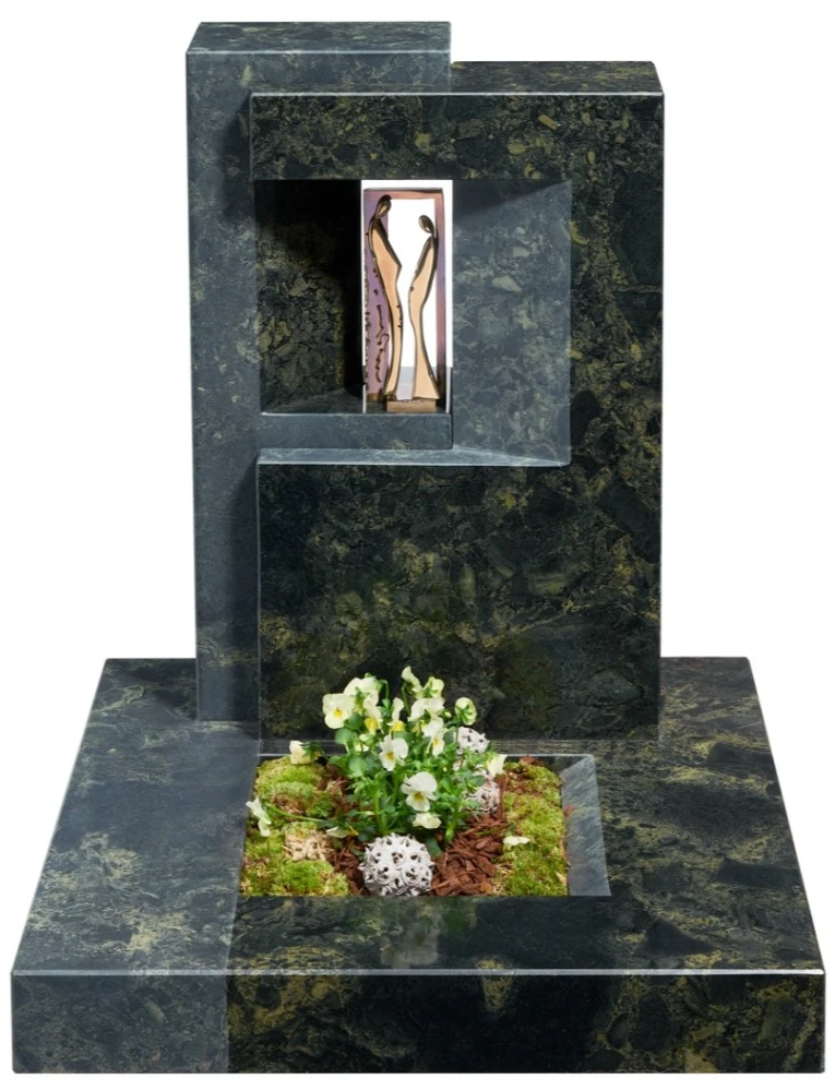 231110  Grabschmuck von Böse Natursteine AG