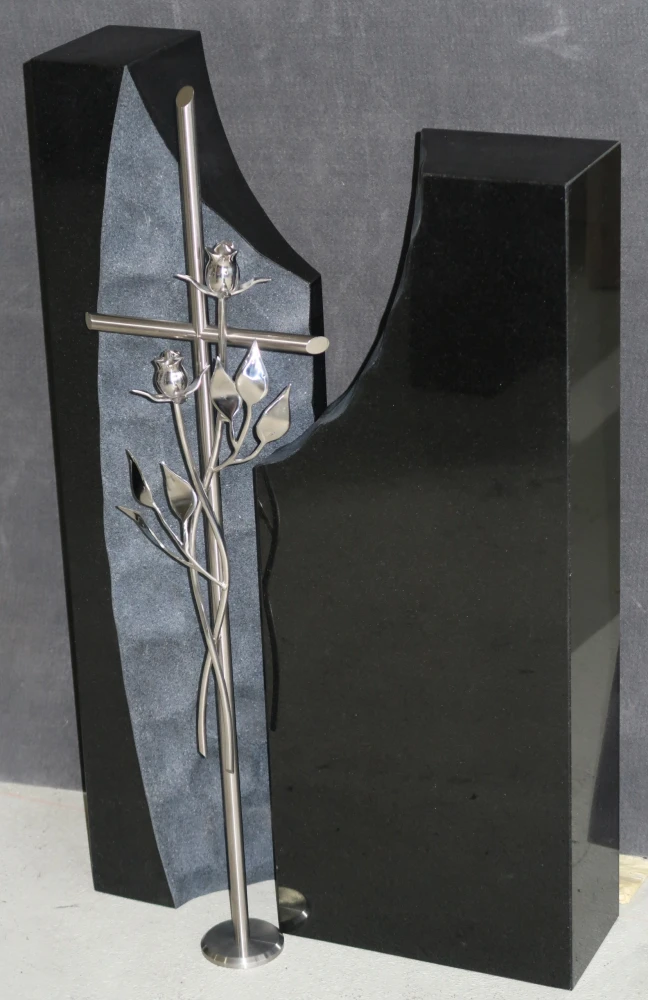 231125  Grabschmuck von Böse Natursteine AG