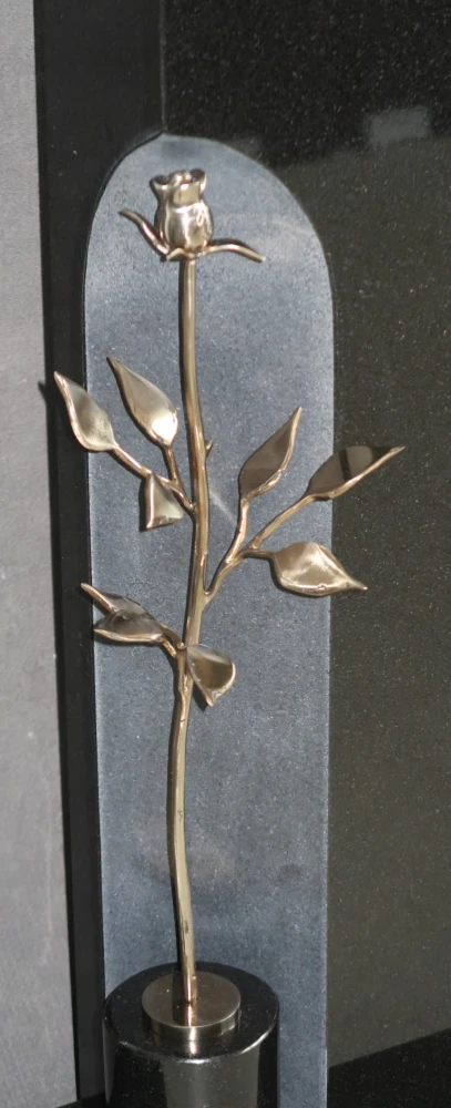 231126 / 231127  Grabschmuck von Böse Natursteine AG